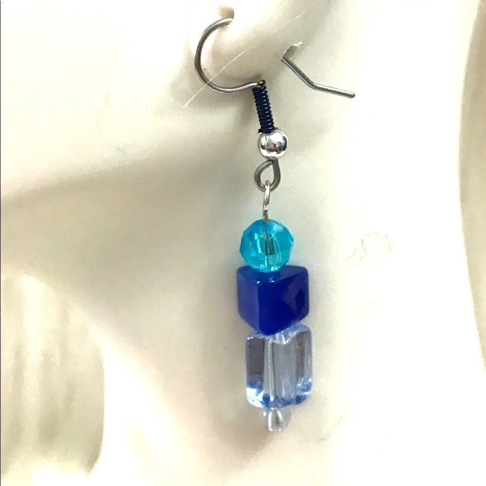 Blue beaded earrings  - Picture 3 of 3